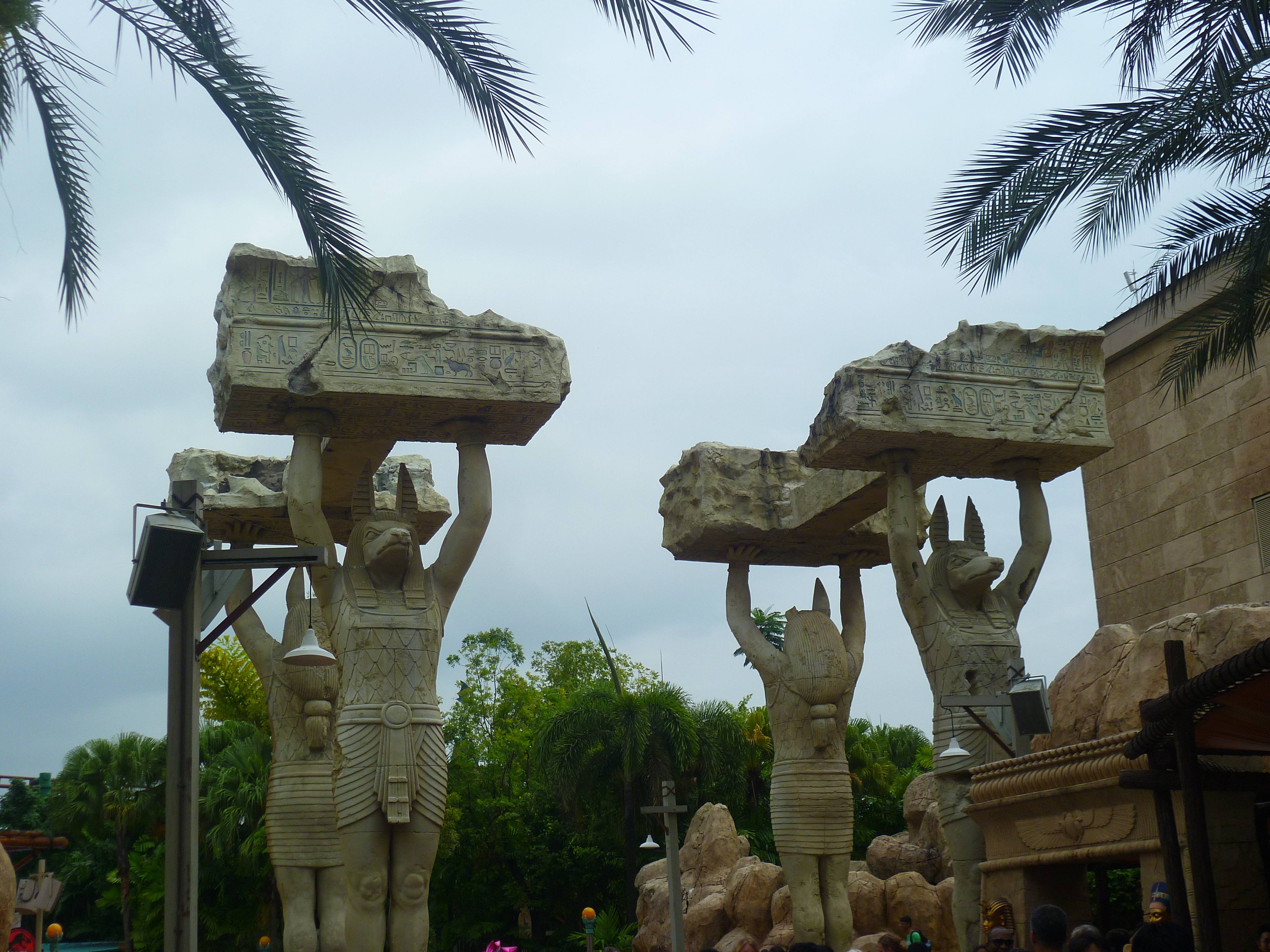 Ride Review Revenge of the Mummy Heartline Coaster