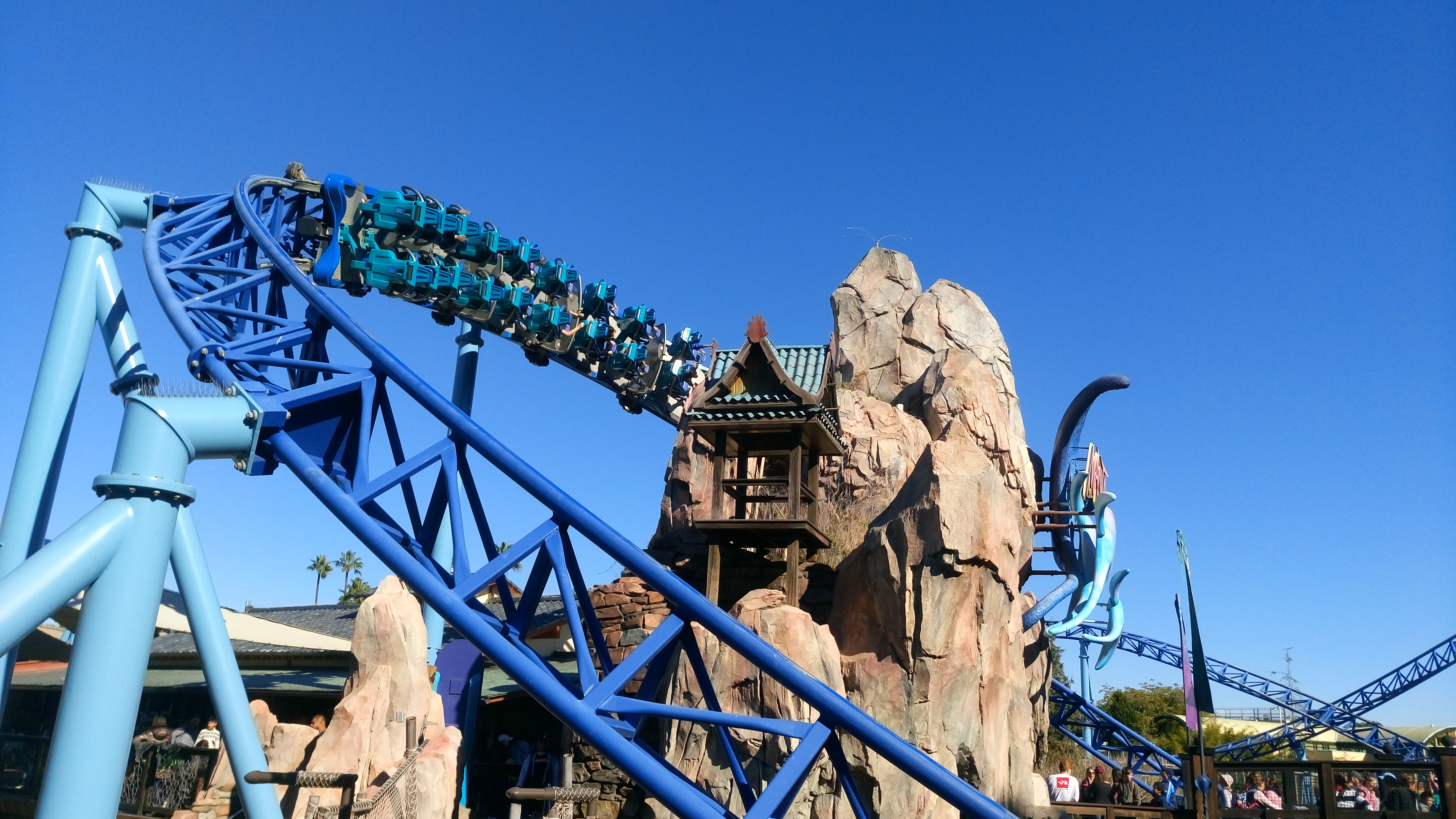 The Parkz Update: Leviathan wooden roller coaster nears completion at Sea  World